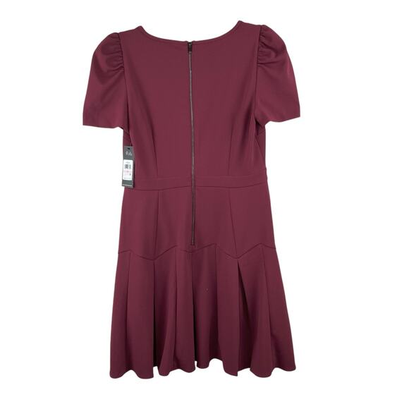 Karl Lagerfeld Crepe Square Neck Short Sleeve Pleated Mini Dress Maroon 10 NWT - Picture 3 of 13